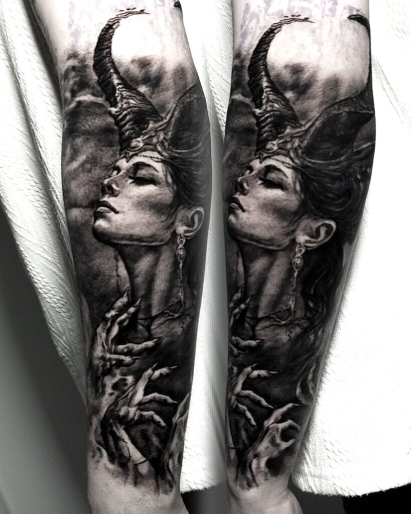 Czarno-szary mroczny tatuaż - Electric Sheep Tattoo Szczecin